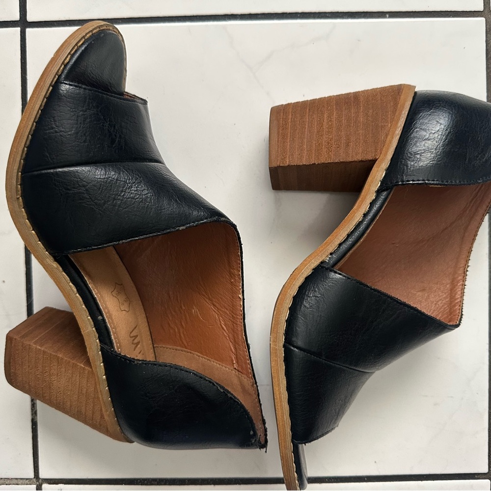 Mi.iM Black Leather Ankle Booties
